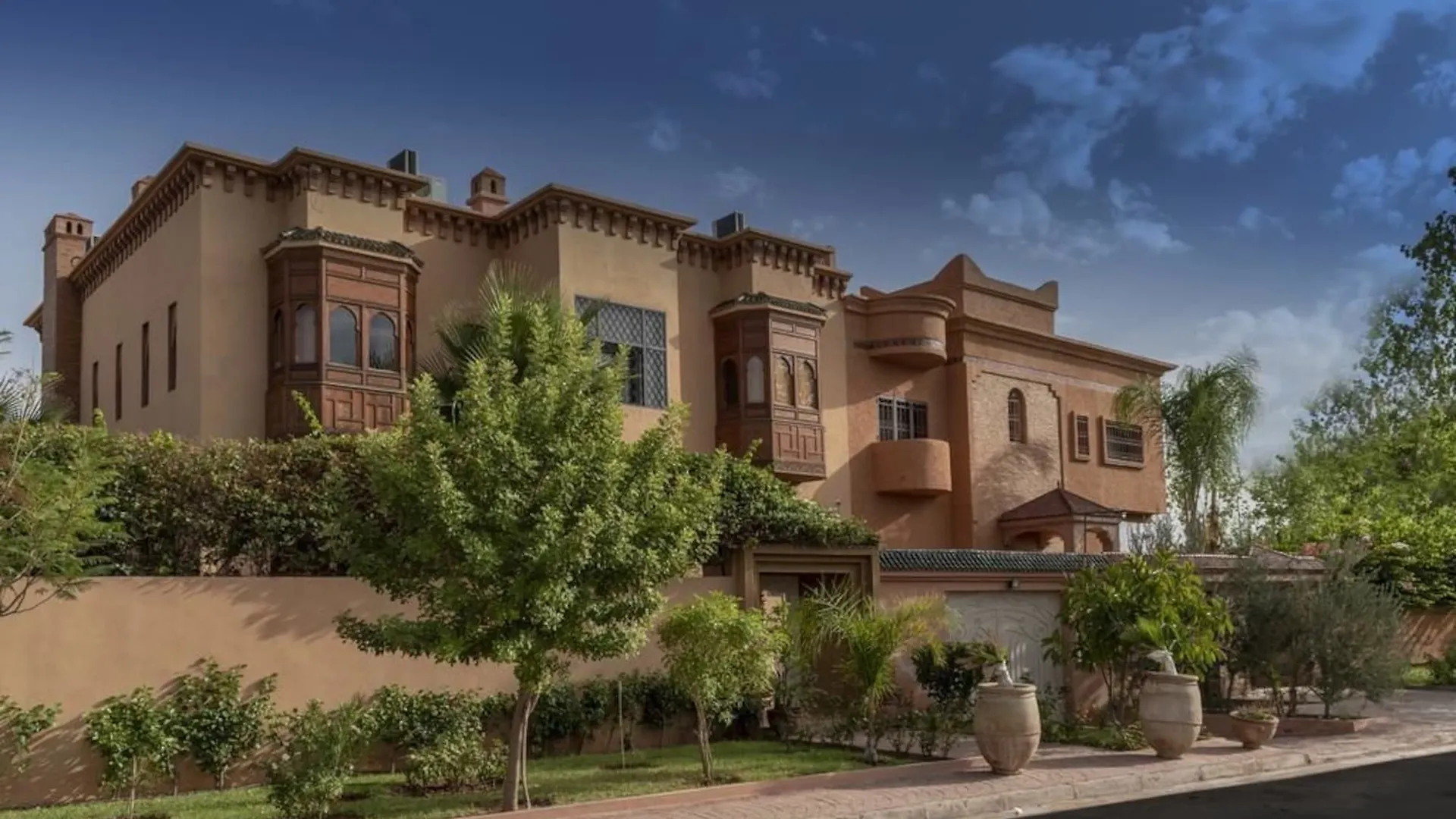 Hotel Riad Airport Marrakech contacts